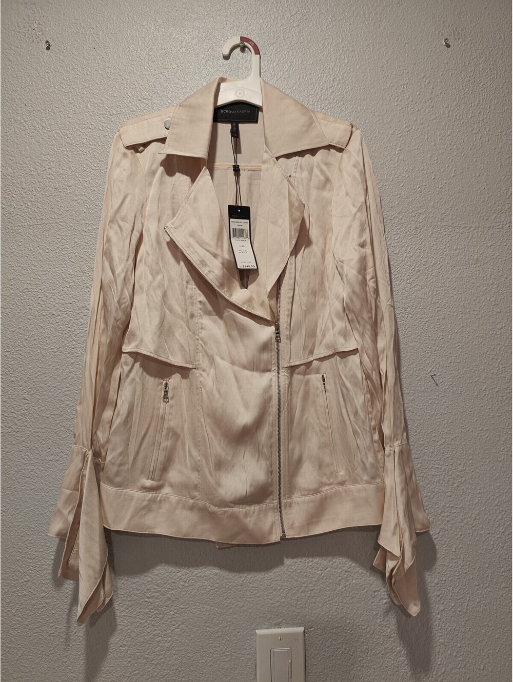 BCBGMAXAZRIA Cream Satin Jacket with Tie Cuffs XS
